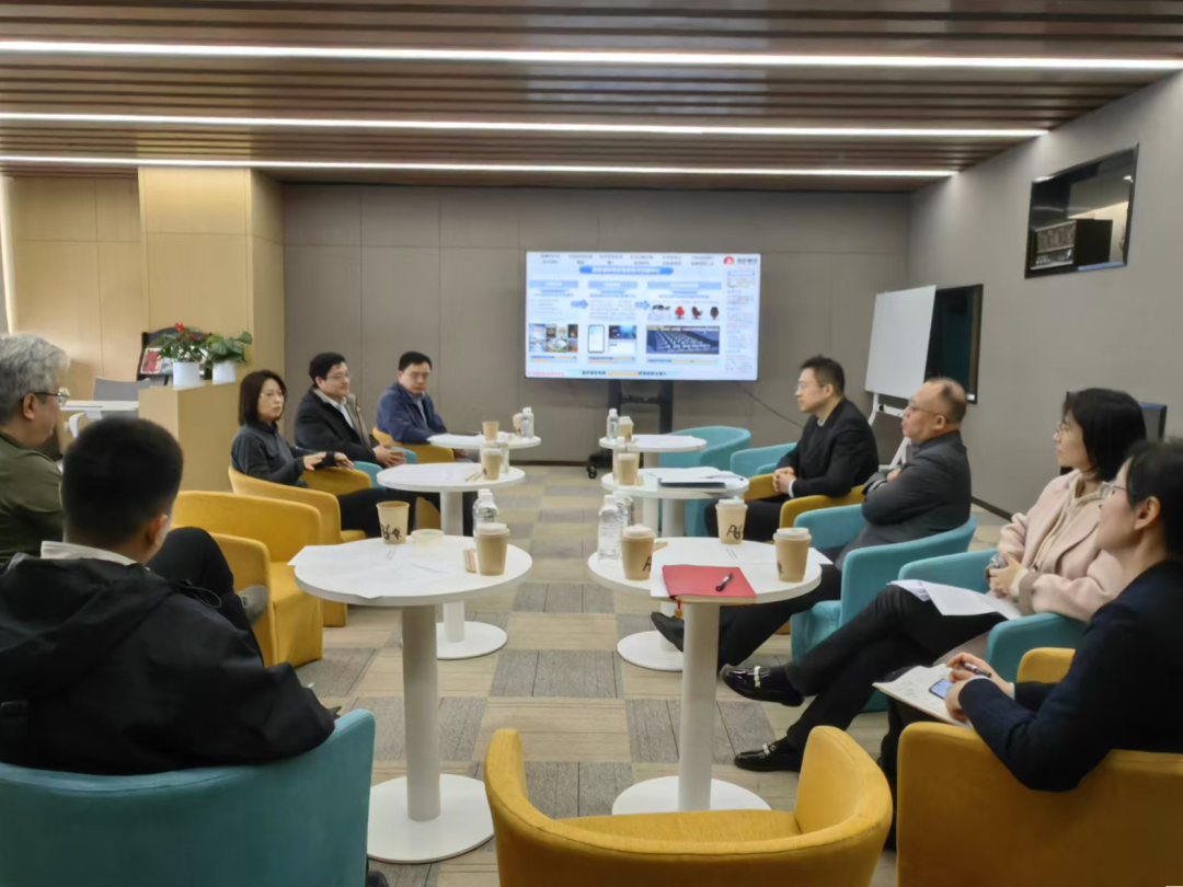 貫徹“XR產(chǎn)業(yè)創(chuàng)新中心”建設(shè)戰(zhàn)略布局，西投控股赴西部電影集團(tuán)有限公司座談交流